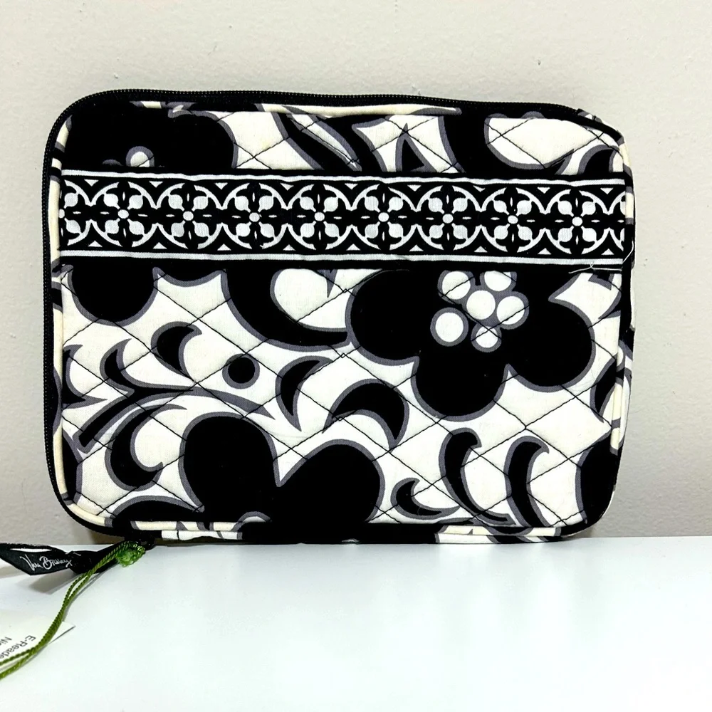 Vera Bradley E-reader holder‎